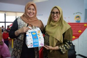 Kunjungi Perpustakaan Ibu dan Anak Maros, Bunda Literasi Luwu Timur Kenalkan Program Gerakan Donasi Satu Juta Buku
