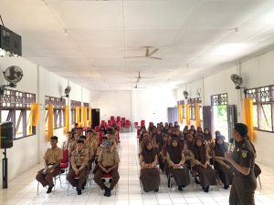 Kejari Luwu Timur Penyuluhan Hukum Jaksa Masuk Sekolah di SMAN 1 Malili