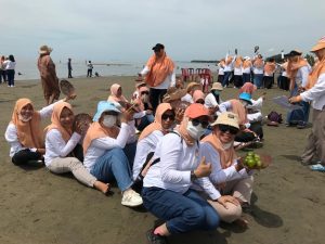 Sapu Bersih Lomba, DWP Kominfo Juara Umum Family Gathering DWP se-Lutim