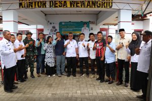 Bupati Lutim Serahkan Bantuan Pertanian dan Nelayan Program PKPM Vale: Harus Bersyukur