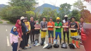 Gerakan Luwu Timur Sedekah Sasar Petugas Kebersihan
