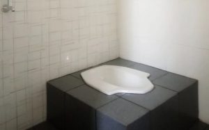 Kloset Jongkok Meledak dan Keluarkan Semburan Api, Pemilik Rumah Luka