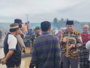 Ketua DPRD Luwu Timur Temui Korban Kebakaran Pasar Mahalona