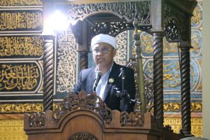 Bupati Budiman Safari Ramadan di Burau, Alwi Terima Bantuan Rumah Tinggal Layak Huni