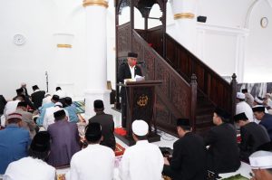 Budiman Salat Ied di Masjid Agung Malili dan Capaian Dua Tahun Pimpin Luwu Timur