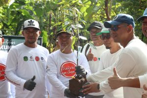 Bupati Luwu Timur Ajak Warganya Sadar Lingkungan