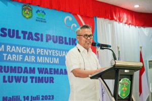 Bupati Budiman Minta Penyesuaian Tarif Air Perumdam Waemami Satu Arah Program Water For All