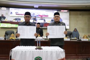 Bupati Luwu Timur Setuju dengan DPRD, Ranperda Bantuan Hukum dan Desa Jadi Perda