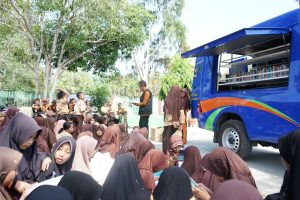 Tingkatkan IPLM, Dinas Perpustakaan Luwu Timur Gelar Perpustakaan Keliling di Mangkutana