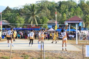 PT CLM Dukung Turnamen Volly dan Sepak Bola Mini Lampia Cup I