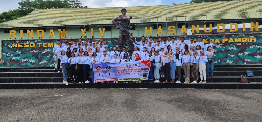 Kesbangpol Luwu Timur Bawa Purna Paskibra ke Rindam TNI XIV Hasanuddin