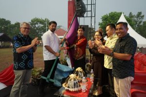 Wakil Ketua II DPRD Luwu Timur Bareng Wabup Akbar Tutup Pesparawi V di Towuti