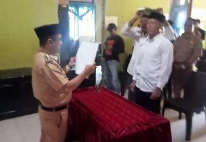 Camat Burau Lantik PAW Anggota BPD Pengganti Bone Pute dan Lauwo
