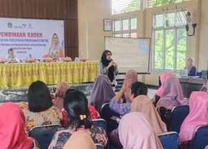 Sufriaty Budiman Ingatkan Kader PPKBD Teliti Ambil Data di Lapangan