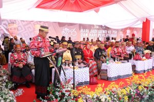 Ketua DPRD Luwu Timur Lantang Bacakan Sinopsis Hari Jadi Luwu dan Perlawanan Rakyat Luwu