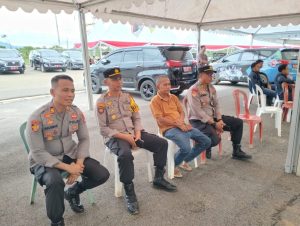 Bareng Polisi, Anggota DPRD Nonton Laga Pemkab Luwu Timur Versus Palopo