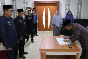 Dokter Adnan Definitif Jabat Kadis Kesehatan, April ke BPBD Luwu Timur