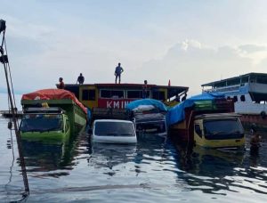 KM Indah Tenggelam Dihantam Ombak Danau Towuti