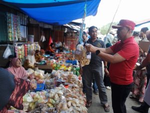 Bupati Luwu Timur Pantau Bahan Pokok di Pasar
