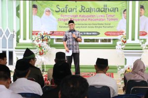 Safari Ramadhan di Tomoni, Bupati Budiman Salurkan Bantuan Masjid