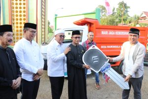 Safari Ramadhan di Kecamatan Towuti, Budiman Serahkan Bantuan Rumah Ibadah