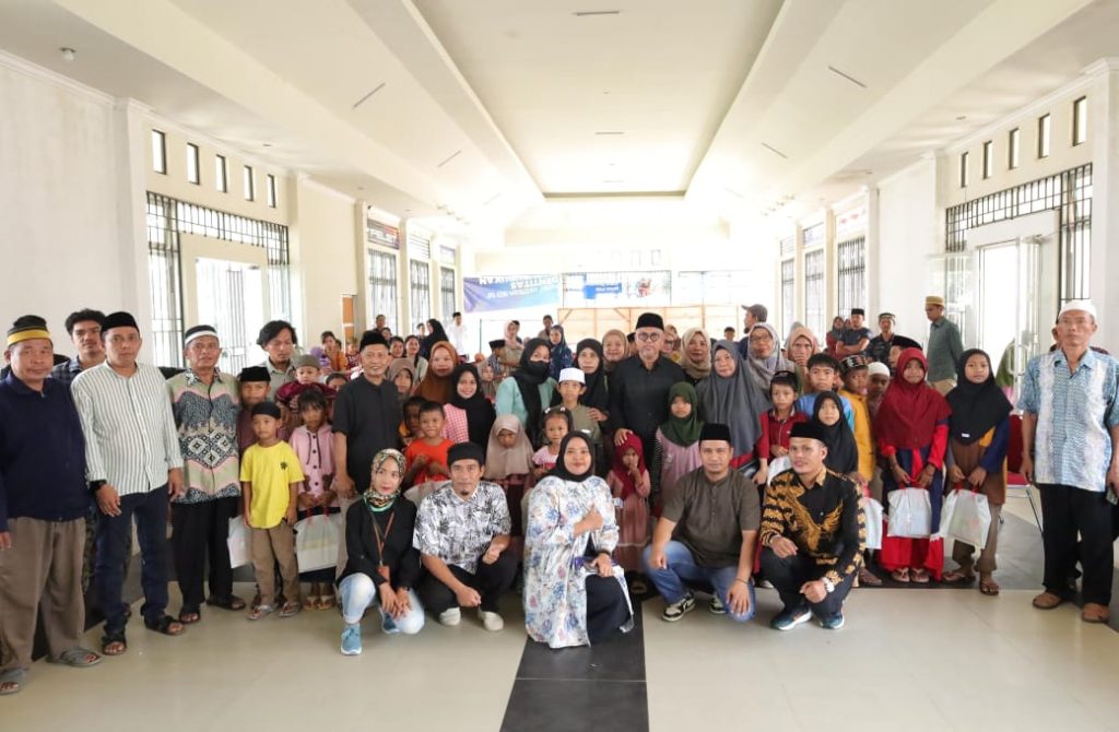 IBE dan Bupati Luwu Timur Santuni Anak Yatim