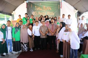 Budiman-Akbar Temu Alumni Akbar MTs Pergis Wotu
