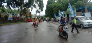 FOTO: Personil Satlantas Polres Luwu Timur Dampingi Dispenda Gelar Penertiban Pajak Kendaraan