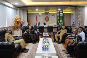 Anggota DPRD Luwu Timur dan Bupati Budiman Temui Kejati Sulsel
