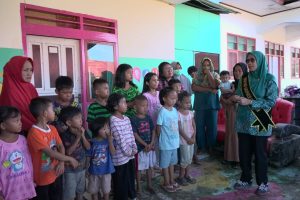 Bunda Paud Luwu Timur Salurkan Bantuan Korban Banjir di Luwu