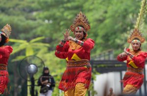 Sufriaty Tampil Lomba Senam Kreasi 6 Langkah Cuci Tangan