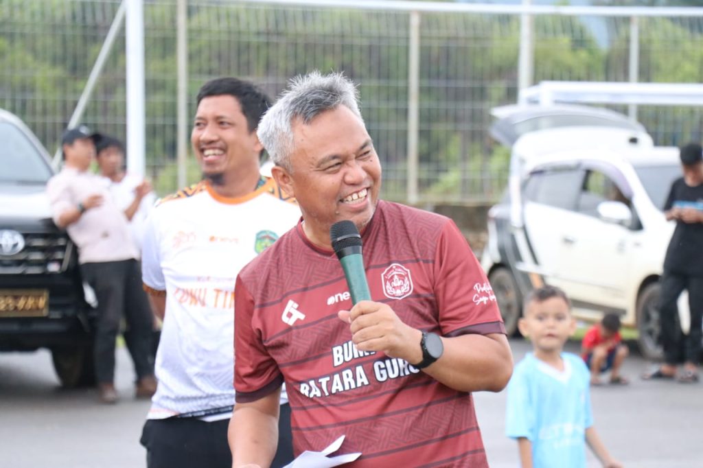 Sepakan Bupati Budiman Tandai Pembukaan Sepakbola Antar Instansi