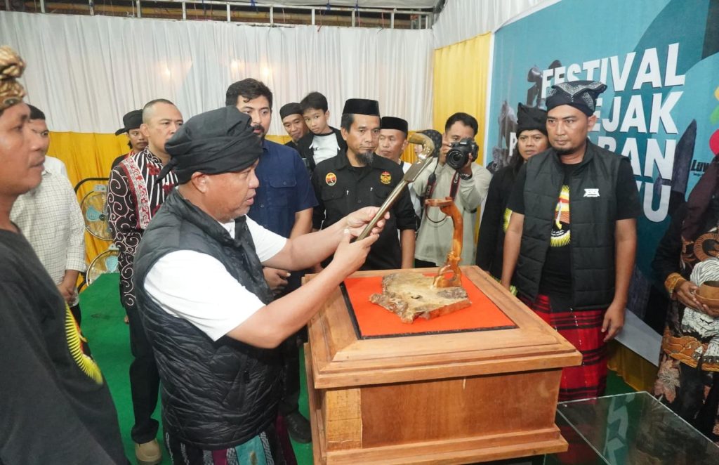 Budiman-Akbar Upacara Adat Mattompang Benda Pusaka Lapangan Iniaku
