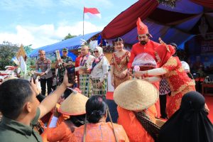 Roadshow Kebudayaan Dimulai di Towuti, Bupati Budiman: Jaga Budaya Leluhur