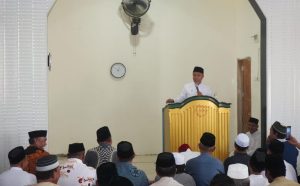 Budiman Salat Jumat di Masjid Al-Mubarak Tomoni, Ajak Tingkatkan Ukhuwah Islamiyah