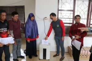 Kesbangpol Luwu Timur Musnahkan 1.152 Arsip Inaktif Retensi