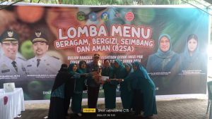 PKK Tomoni Timur Juara Lomba B2SA dan Pidato PKK Desa