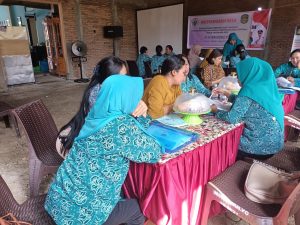 TP PKK Tomoni Timur Monev Administrasi PKK Desa