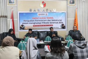 Ketua Bawaslu Lutim Minta Panwascam Implementasikan Perbawaslu Tata Kerja dan Pola Hubungan Dalam Tugas