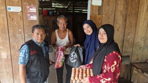 GSJ Luwu Timur Serahkan Bantuan ke Dhuafa dan Janda Lansia