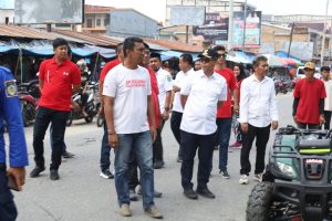 Bupati Budiman Cek Toko Frida Mart yang Terbakar di Tomoni