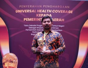 Lagi, Pemkab Luwu Timur Terima Penghargaan UHC Kali Ketiga