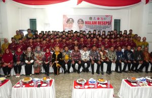 Bupati Budiman Serahkan Penghargaan dan Bantuan di Momen HUT RI ke-79