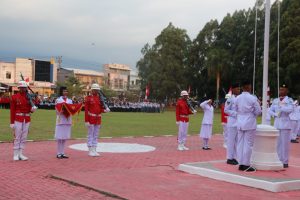 Wabup Akbar Irup Upacara Penurunan Bendera HUT RI ke-79 di Luwu Timur