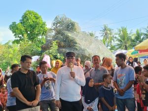 Isrullah-Usman Gelar Lomba Ikat Rumput Laut di Tampinna