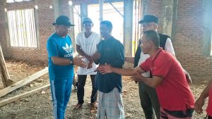 Isrullah-Usman Bantu Pembangunan Masjid di Tokalimbo, Minta Didoakan Sama Jamaah Semoga Terpilih