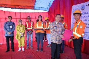 Serahkan Sertifikat Pelatihan, Pjs Bupati : Mimpi Besar Saya Sudah Terwujud