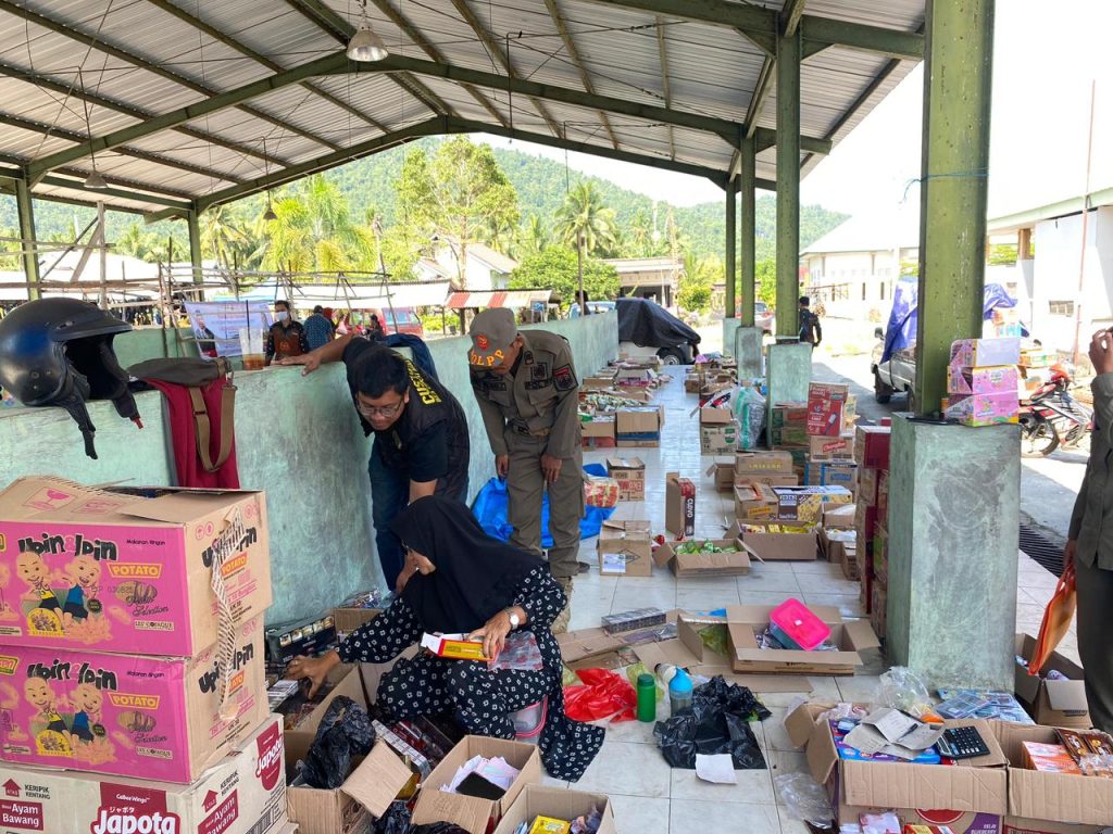 Satpol PP Bantu Bea Cukai Berantas Rokok Ilegal di Luwu Timur