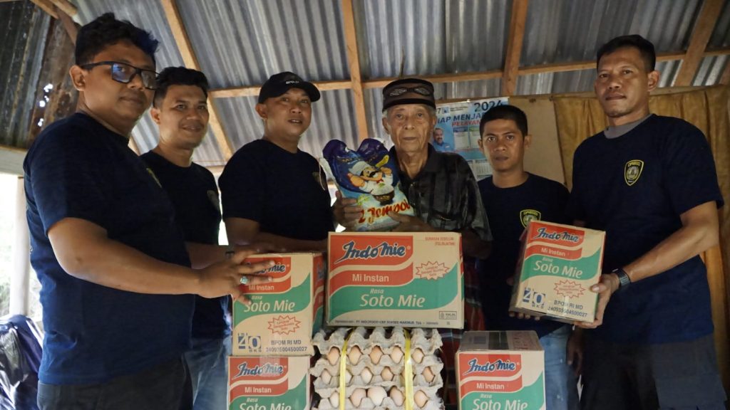 HUT ke-18 Dregd Polres Luwu Timur Bantu Warga Kurang Mampu Dengan Bantuan Sembako