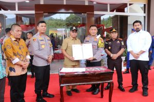 Pemkab Serahkan Tanah Hibah untuk Pembangunan Fasilitas Polres Luwu Timur yang Baru